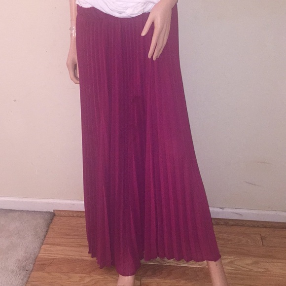 torrid Dresses & Skirts - Torrid pleated Burgundy maxi skirt